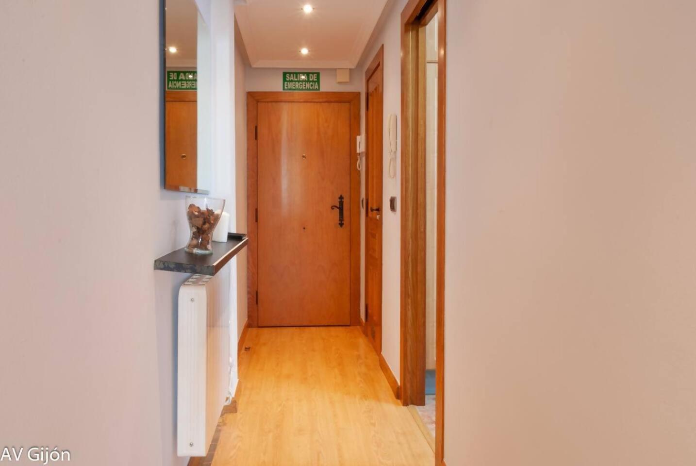 Av Premio Real 16 Apartment Gijon Exterior photo