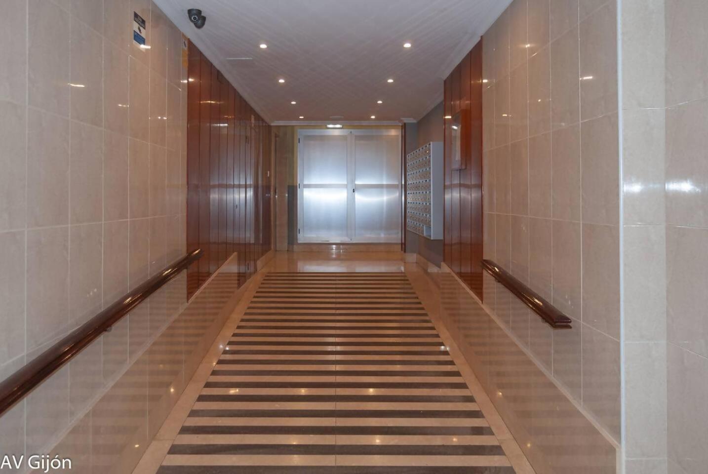 Av Premio Real 16 Apartment Gijon Exterior photo