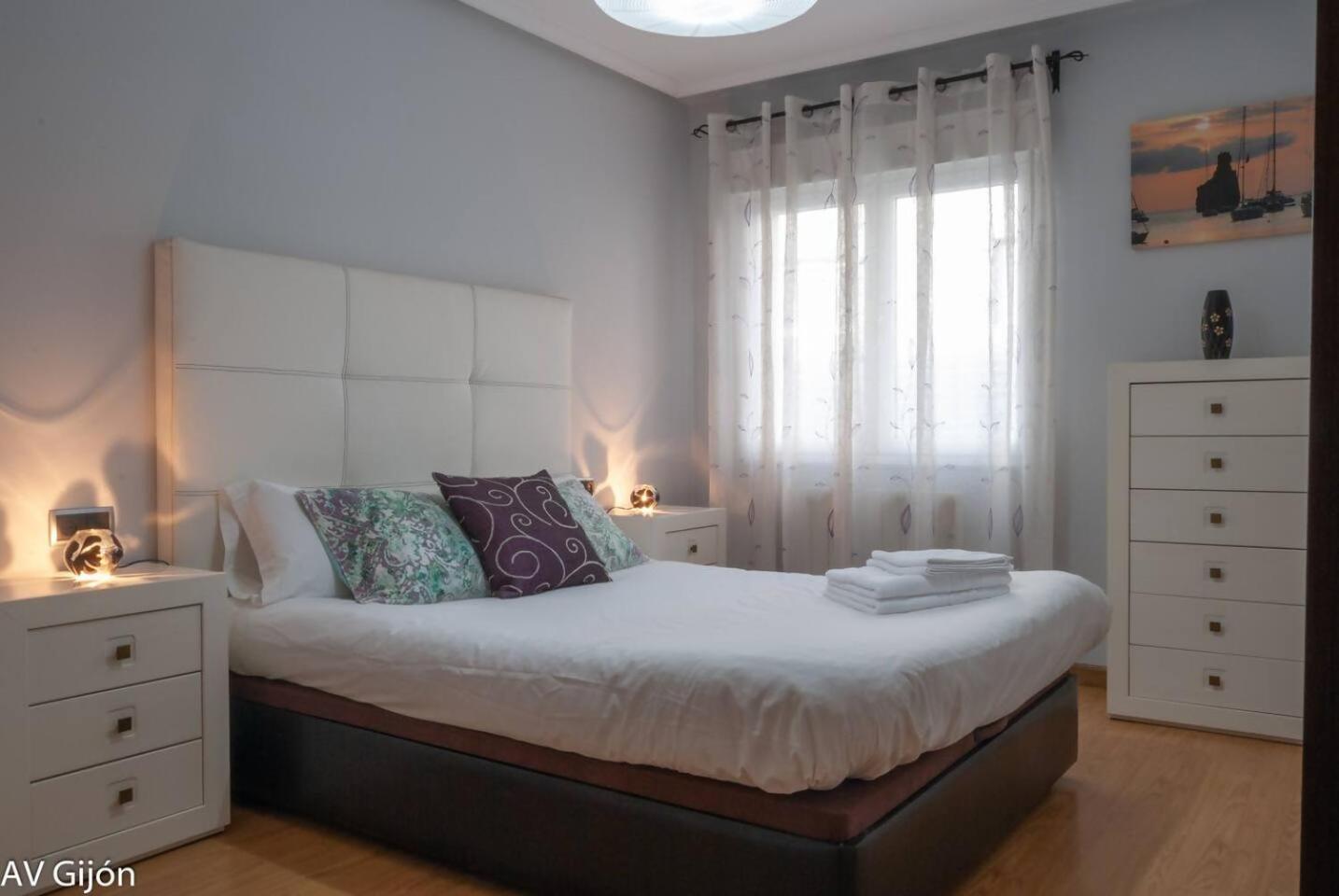 Av Premio Real 16 Apartment Gijon Exterior photo